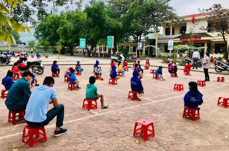 Quảng Ngãi có 25 học sinh là F0, nhiều trường chuyển sang dạy trực tuyến