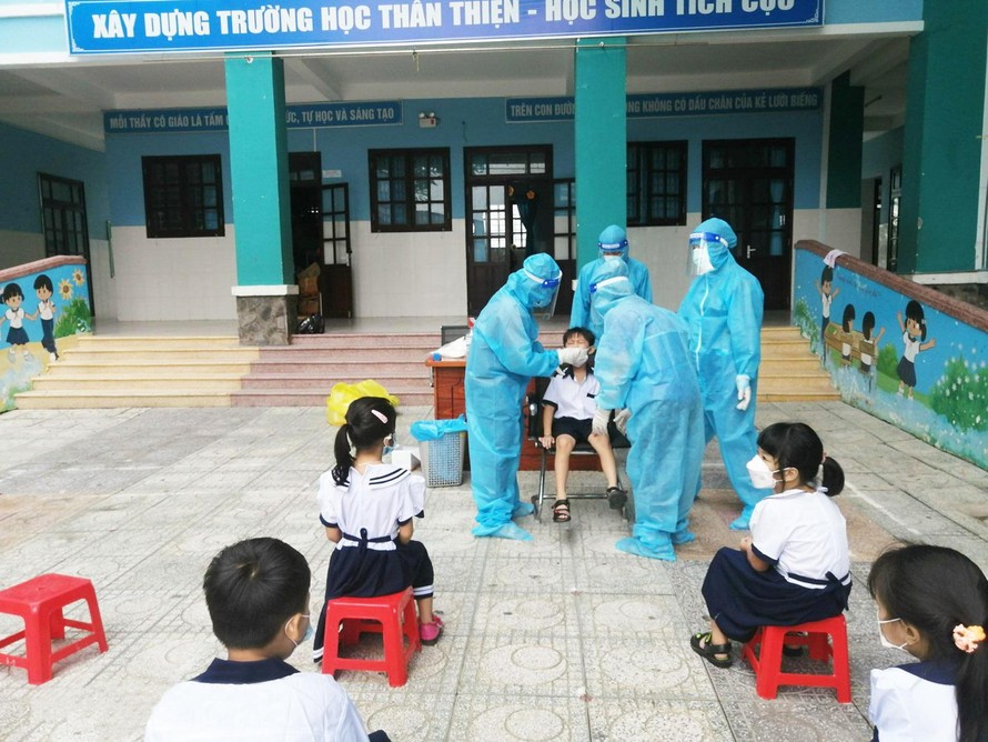 TP.HCM ghi nhận 3 F0 trong ngày đầu trẻ mầm non, học sinh lớp 1-6 đi học lại