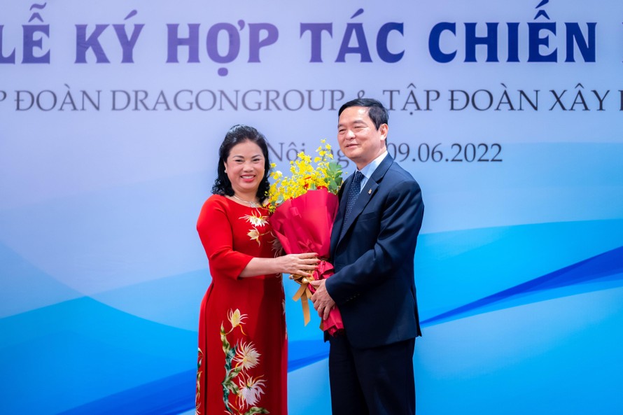 Xây dựng Hòa Bình và Dragon Group ký kết hợp tác chiến lược