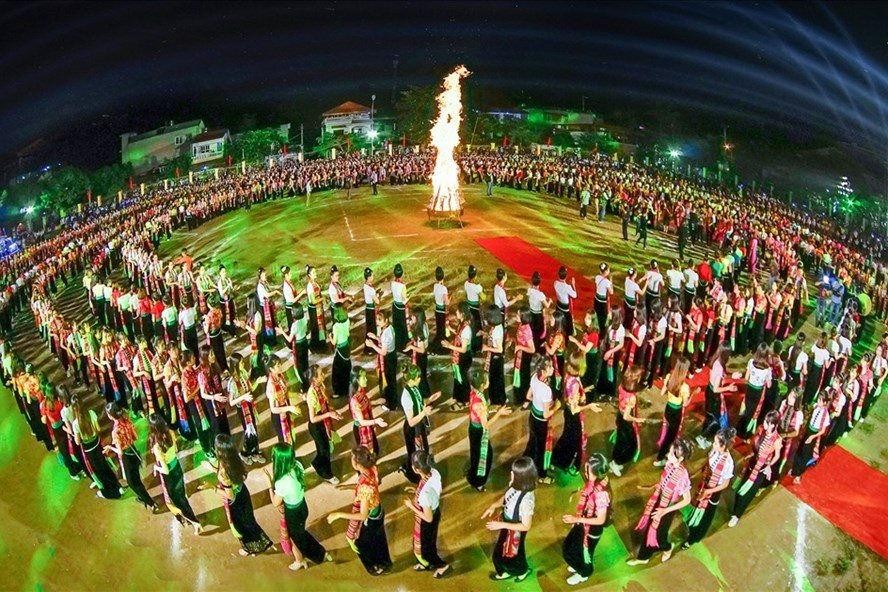 Yên Bái sẵn sàng đón nhận Bằng của UNESCO ghi danh Nghệ thuật xòe Thái