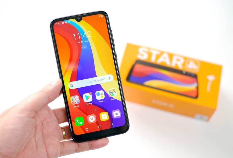 Mở hộp Vsmart Star 4 giá 2,2 triệu đồng