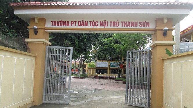 Bắt giam Hiệu trưởng lạm dụng tình dục nhiều học sinh nam