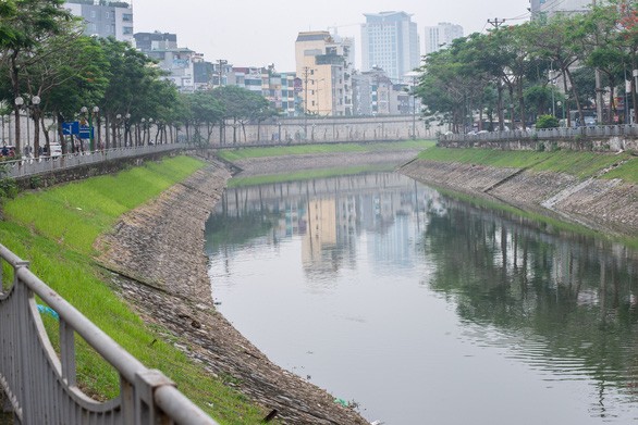 'Sông Tô Lịch như người bệnh, chỉ đỡ xấu chứ không thể sạch'