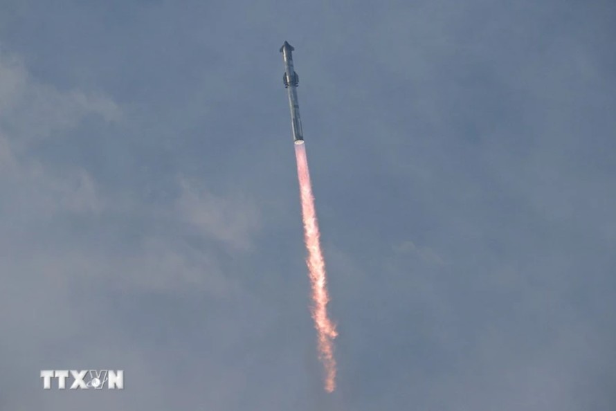 Tàu vũ Starship của SpaceX rời bệ phóng tại Boca Chica, Texas, Mỹ, ngày 14/3.