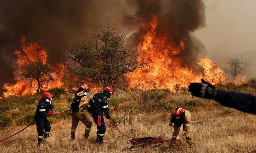 Cháy rừng ở Corinthia, Hy Lạp. Ảnh: Yannis Kolesidis/EPA.