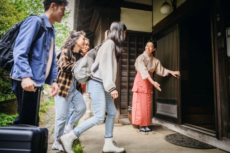 Loại hình lưu trú mang đậm tính văn hóa địa phương như ryokan (hay còn gọi là “lữ quán”, một kiểu nhà trọ truyền thống của người Nhật Bản) thu hút du khách Việt. Ảnh: CTV/Vietnam+