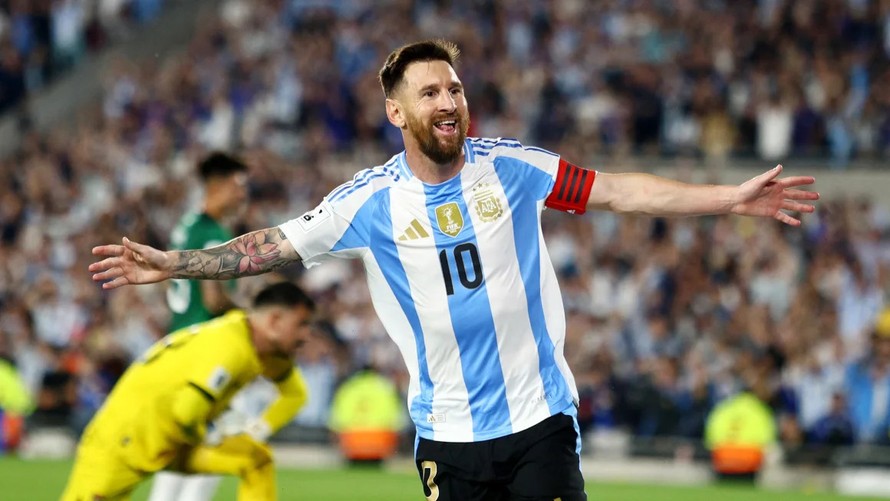 Lionel Messi ăn mừng bàn thắng đầu tiên ghi được vào lưới đội tuyển Bolivia. Nguồn: Matias Baglietto/Reuters