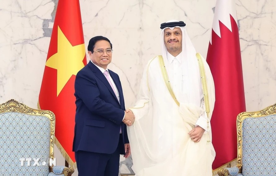 Thủ tướng Phạm Minh Chính hội đàm với Thủ tướng Nhà nước Qatar Sheikh Mohammed bin Abdulrahman bin Jasim Al-Thani. Ảnh: Dương Giang/TTXVN