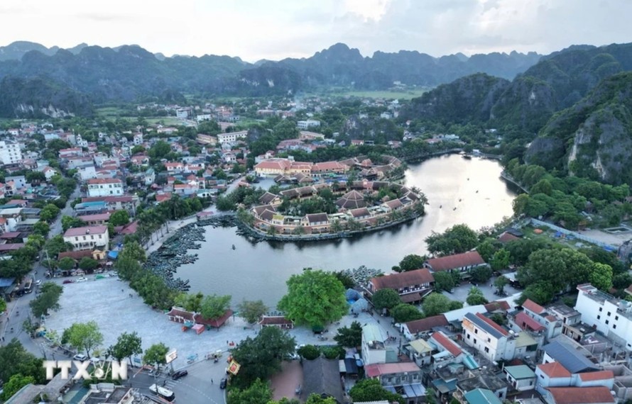 Khu du lịch Tam Cốc-Bích Động, huyện Hoa Lư được nhập toàn bộ vào thành phố Hoa Lư. Ảnh: Đức Phương/TTXVN