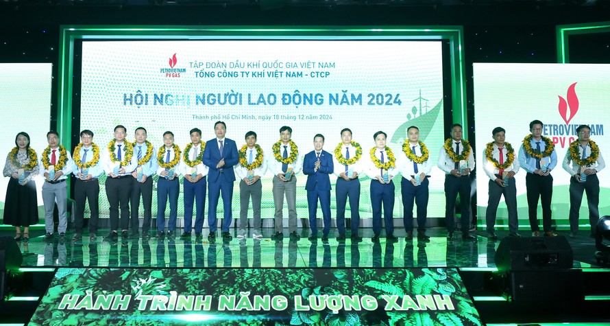 Tôn vinh các điển hình xuất sắc năm 2024