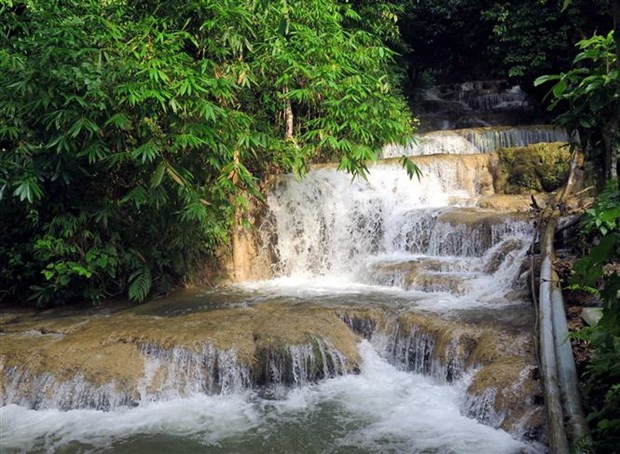 Thác Mơ thuộc thị trấn Na Hang, huyện Na Hang, tỉnh Tuyên Quang.