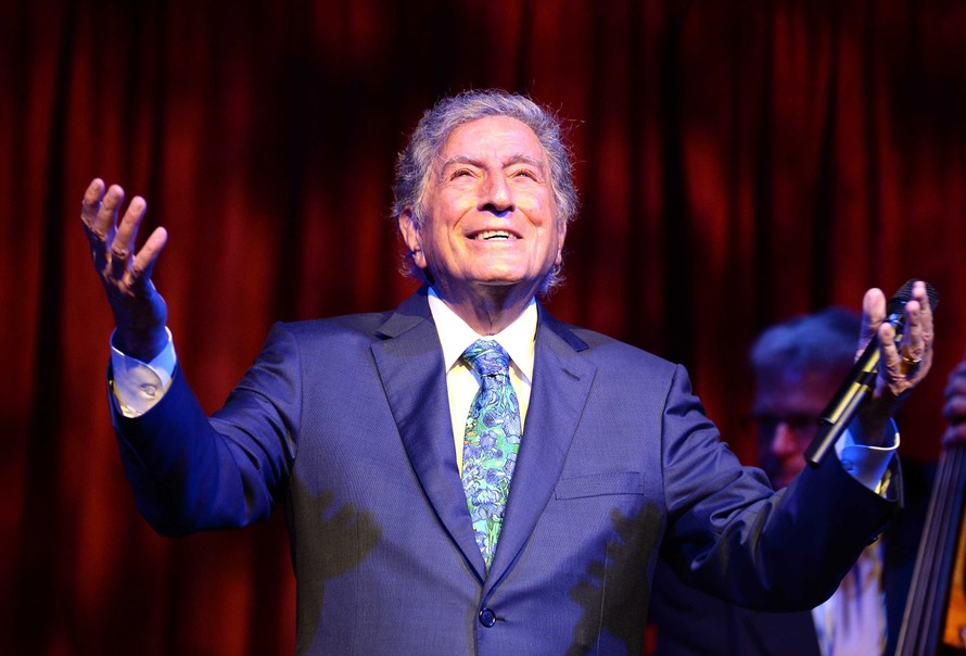 Huyền thoại âm nhạc Tony Bennett biểu diễn ở thành phố New York, Mỹ năm 2015.