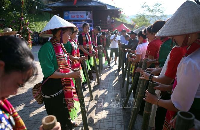 Múa sạp, một trong những nét văn hóa đặc trưng của dân tộc Thái Đen tại Lai Châu. Ảnh: Quý Trung/TTXVN.