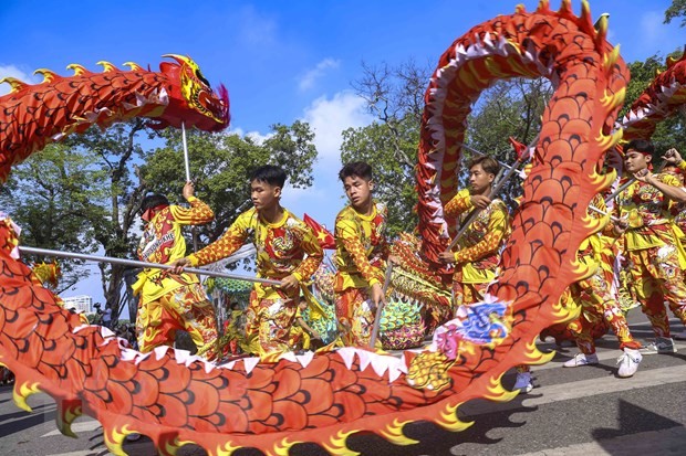 Sôi động Carnaval Thu Hà Nội trên Phố đi bộ Hồ Hoàn Kiếm