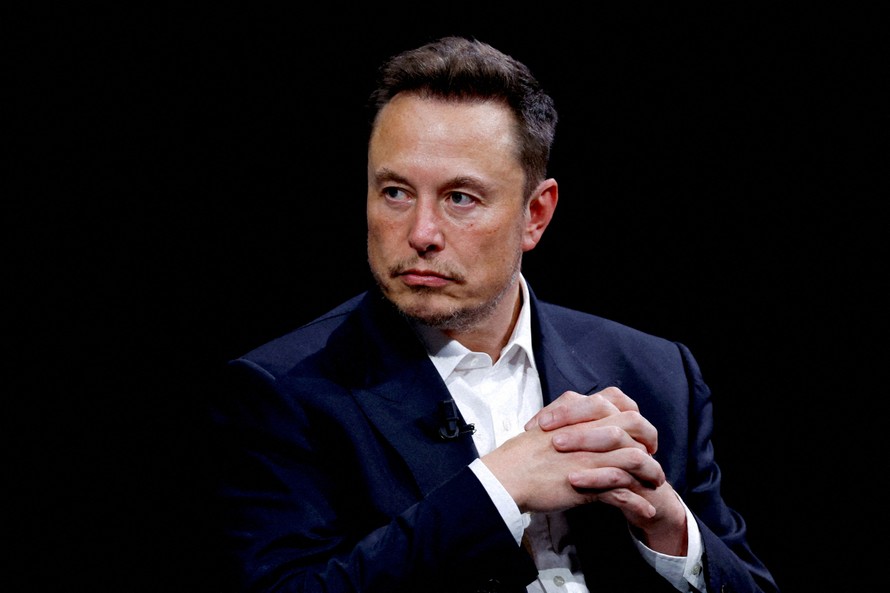 Elon Musk trượt vị trí người giàu nhất thế giới