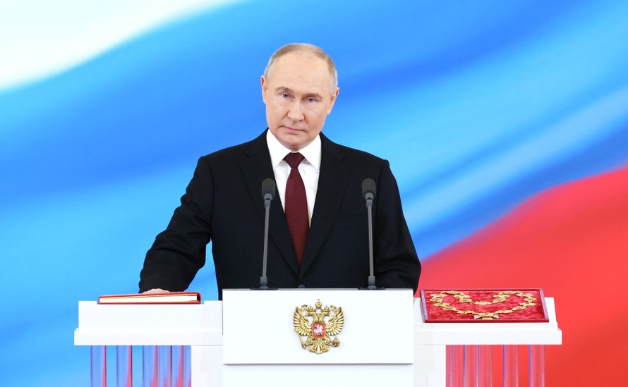 Ông Putin tuyên thệ nhậm chức. Ảnh: RIA.