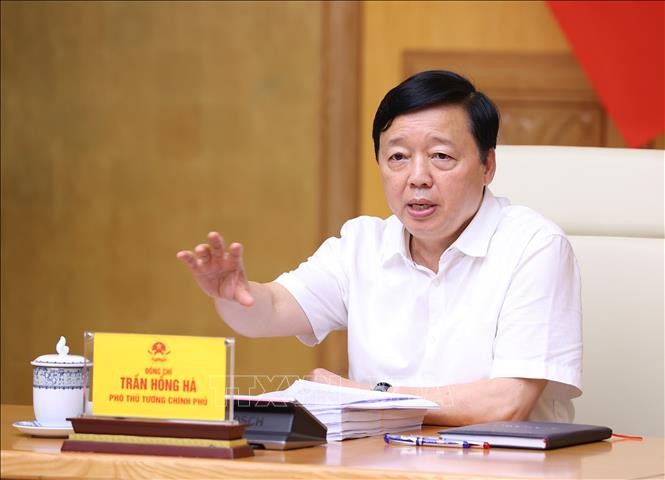 Phó Thủ tướng Trần Hồng Hà phát biểu chỉ đạo cuộc họp. Ảnh: Văn Điệp/TTXVN.