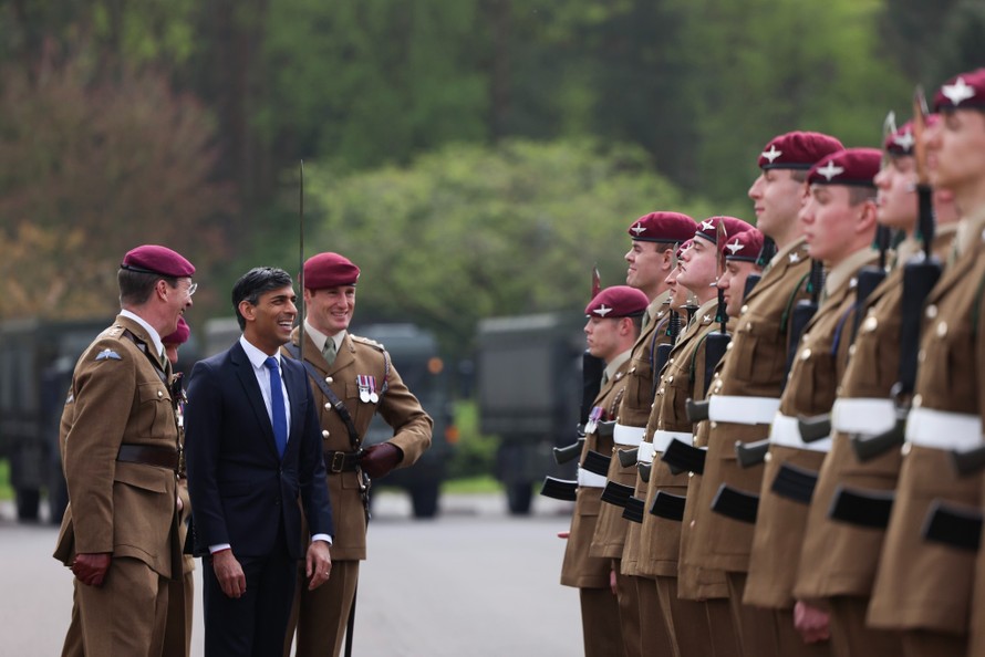 Thủ tướng Rishi Sunak thăm căn cứ quân sự ở Bắc Yorkshire ngày 3/5/2024.