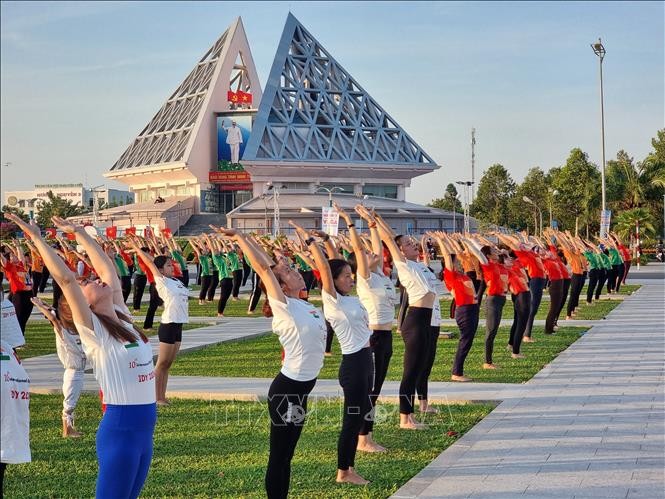 Chương trình Ngày Quốc tế Yoga lần thứ 10 năm 2024 tổ chức tại Ninh Thuận với chủ đề “Yoga - trao quyền cho phái đẹp”.