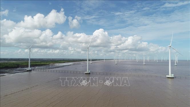 Một Dự án điện gió bên bờ biển tỉnh Bạc Liêu. Ảnh: Chanh Đa/TTXVN.