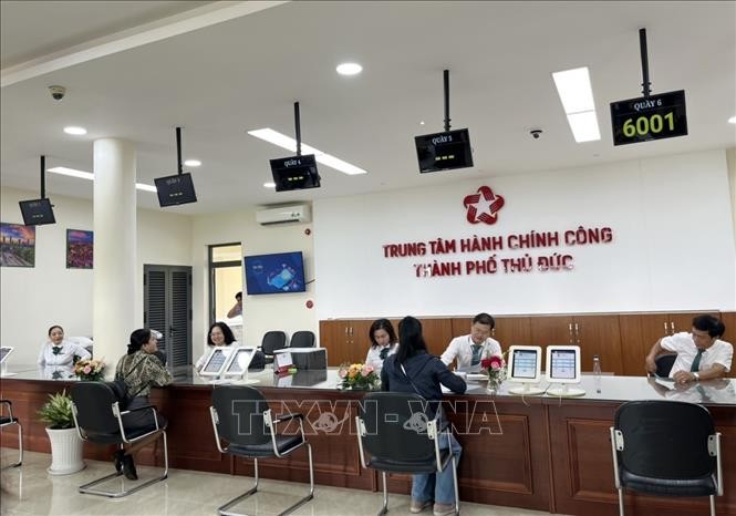 Khu vực giải quyết thủ tục hành chính Trung tâm hành chính công thành phố Thủ Đức. Ảnh: Hoàng Tuyết/TTXVN.