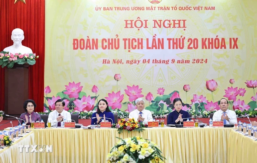 Đoàn Chủ tịch điều hành hội nghị. Ảnh: Minh Đức/TTXVN.