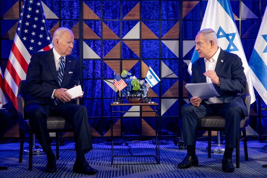 Tổng thống Mỹ Joe Biden (trái) hội đàm với Thủ tướng Israel Benjamin Netanyahu tại Tel Aviv ngày 18/10/2023. Ảnh: Reuters.