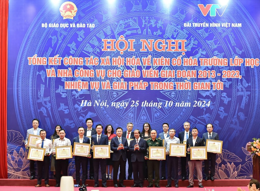 Tôn vinh các doanh nghiệp tích cực đóng góp trong giai đoạn 2013 - 2023.