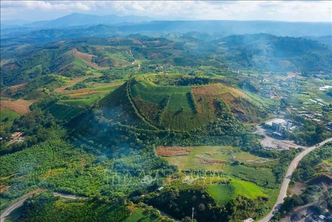 Một núi lửa trong trong Công viên địa chất toàn cầu UNESCO Đắk Nông. Ảnh: TTXVN.