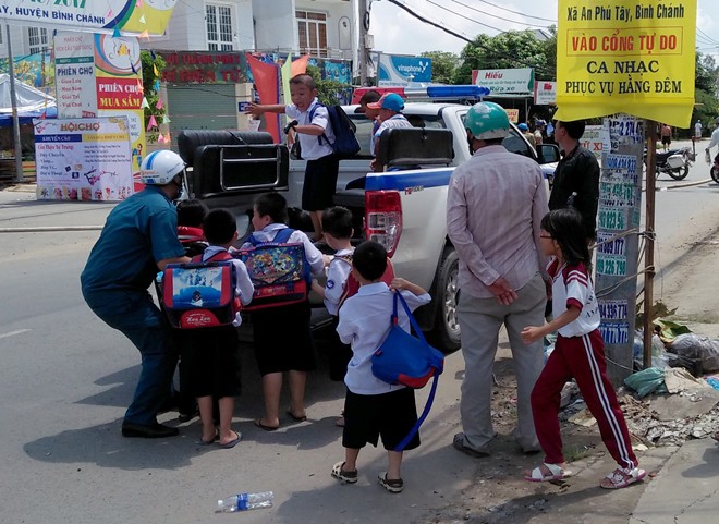 Hơn 1.000 học sinh trường tiểu học An Phú Tây 2 phải sơ tán khẩn cấp