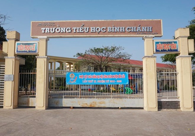 Ông Huỳnh Công Sơn bị cách chức hiệu trưởng trường Tiểu học Bình Chánh, chuyển xuống làm giáo viên