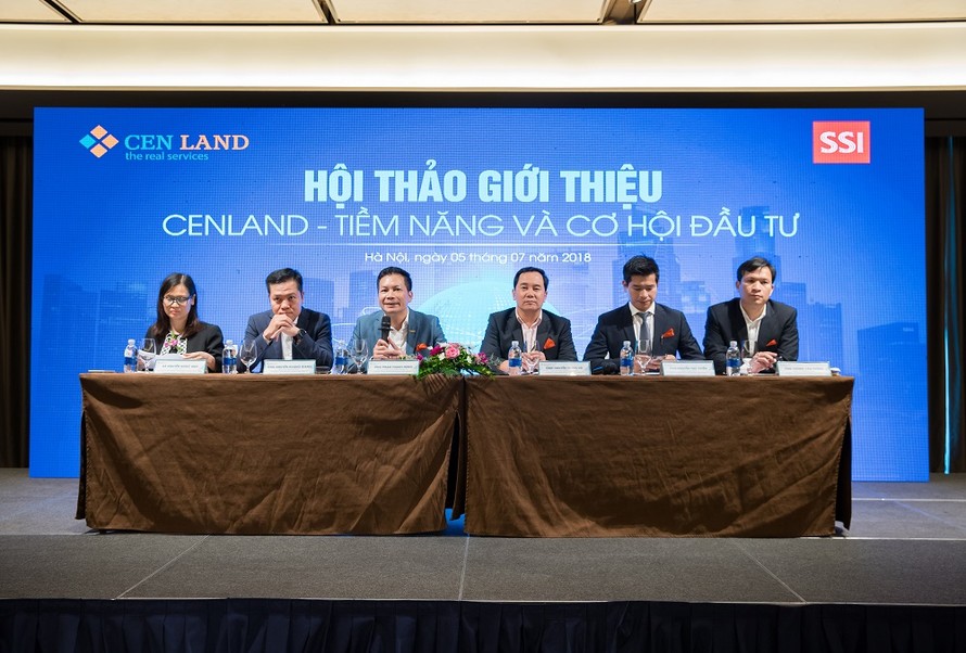 Ban lãnh đạo CENLAND tại buổi roadshow 