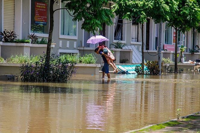 Cư dân làng" biệt thự triệu đô KĐT mới Lê Trọng Tấn – Geleximco sống trong ngập úng và thiếu thốn đủ thứ 