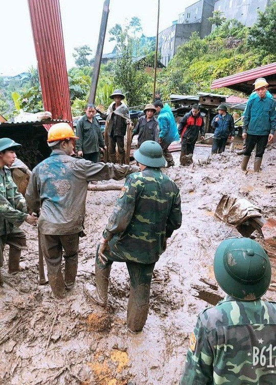 Sạt lở kinh hoàng ở Lai Châu: Hơn 10 người chết và mất tích, giao thông tê liệt hoàn toàn