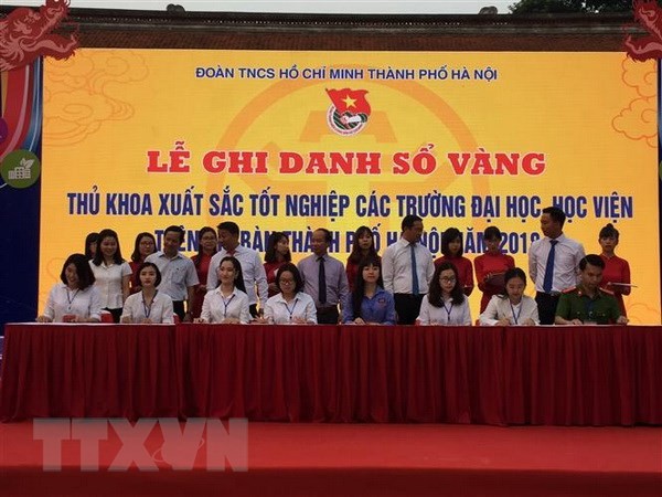 Các thủ khoa xuất sắc ghi danh Sổ vàng