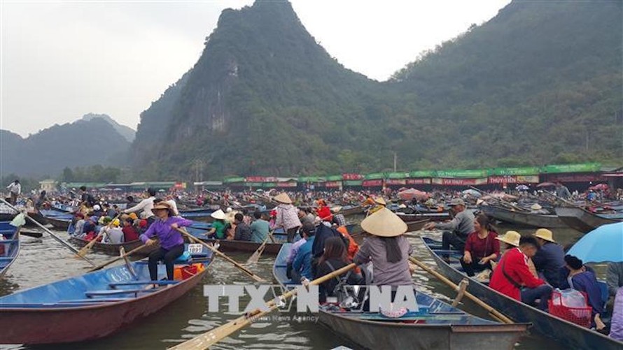 Hà Nội đảm bảo ATGT đường thủy cho khách đến tham quan, vãn cảnh chùa Hương (Mỹ Đức)