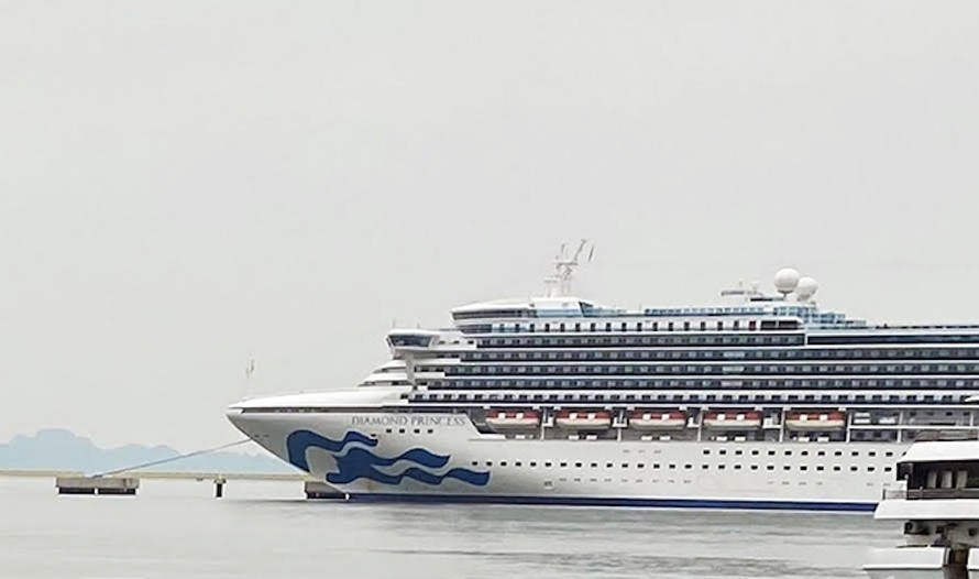 Tàu Diamond Princess