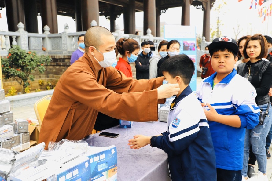 Có nên trưng dụng chùa Bái Đính và Tam Chúc làm nơi cách lý nghi nhiễm COVID-19?