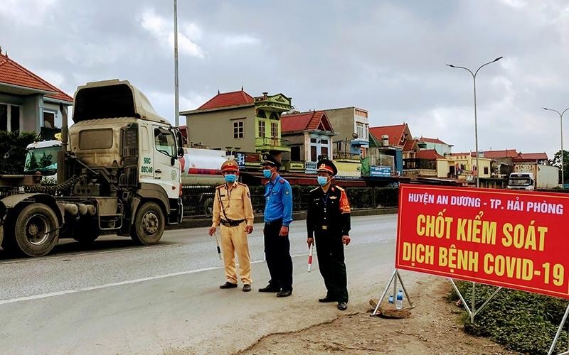 Hải Phòng kiểm soát chặt xe hàng hóa, dỡ nhiều chốt kiểm soát