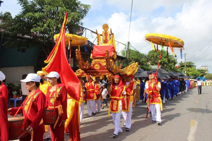 Lễ rước trong Hội đình Trà Cổ, Quảng Ninh. Ảnh: VOVTV.