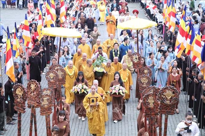 Trồng cây Bồ Đề có tuổi thọ cao nhất thế giới tại chùa Bái Đính