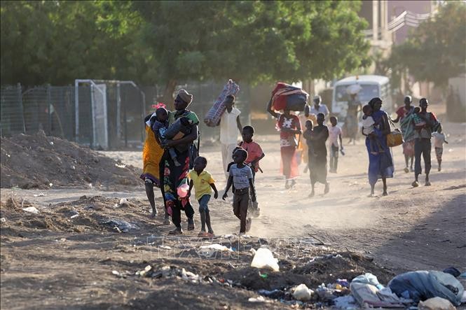 Giao tranh tiếp diễn, viện trợ nhân đạo bị đình trệ ở Sudan