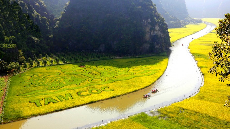 Tam Cốc - Bích Động tạm dừng đón khách tham quan