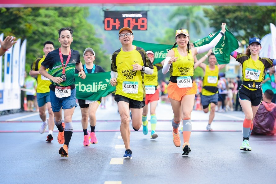 Herbalife Việt Nam đồng hành cùng giải chạy VnExpress Marathon Amazing Hạ Long 2023