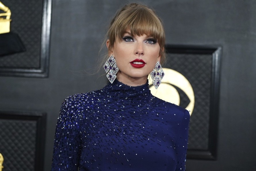 Ca sĩ Taylor Swift chính thức thành tỷ phú