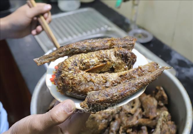 Độc đáo món cá biển kho của ngư dân làng biển dịp Tết