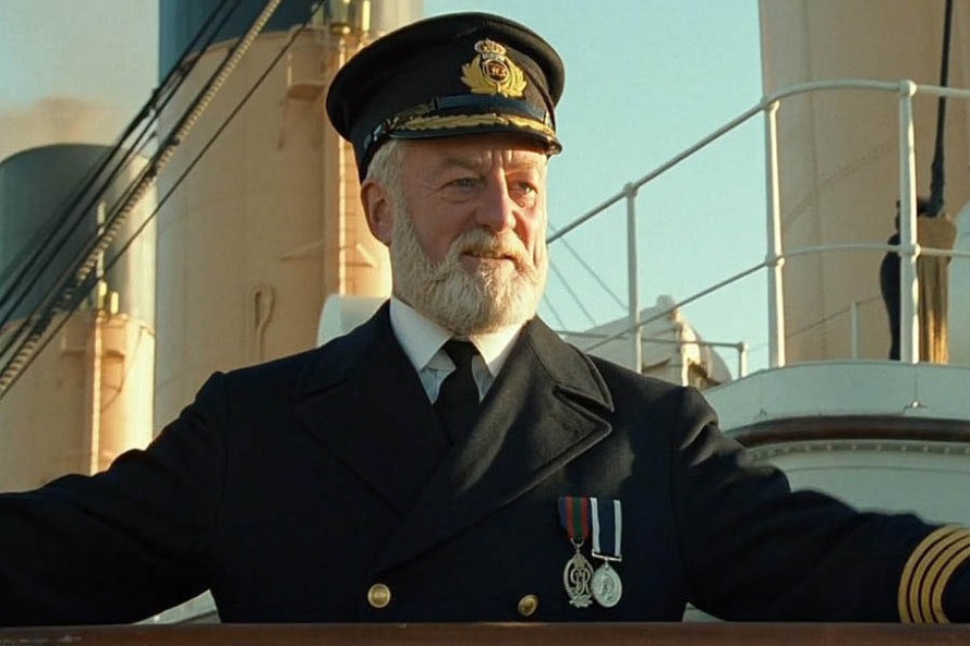 "Thuyền trưởng Titanic" Bernard Hill qua đời