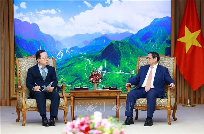 Thủ tướng Phạm Minh Chính tiếp ông Park Hark Kyu, Tổng Giám đốc phụ trách tài chính của Tập đoàn Samsung. Ảnh: Dương Giang