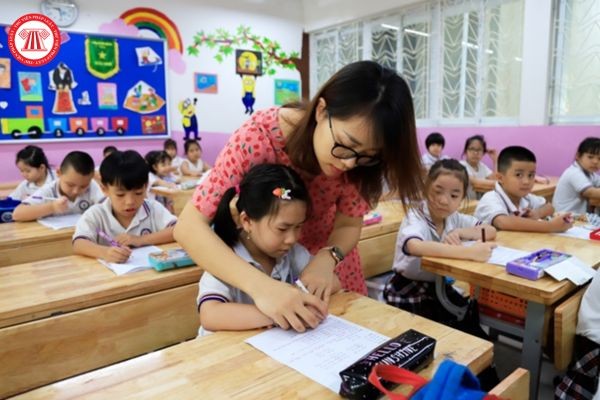 Đề xuất chính sách thu hút giáo viên cho một số bộ môn khó tuyển