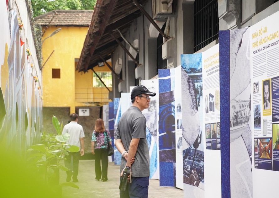 Một thoáng di sản - Triển lãm kỷ niệm 25 năm Hà Nội nhận danh hiệu "Thành phố vì hòa bình"